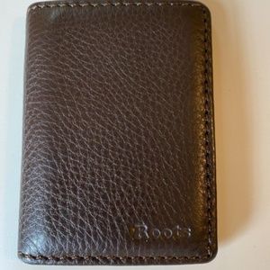 Roots Men's Brown Leather Wallet
